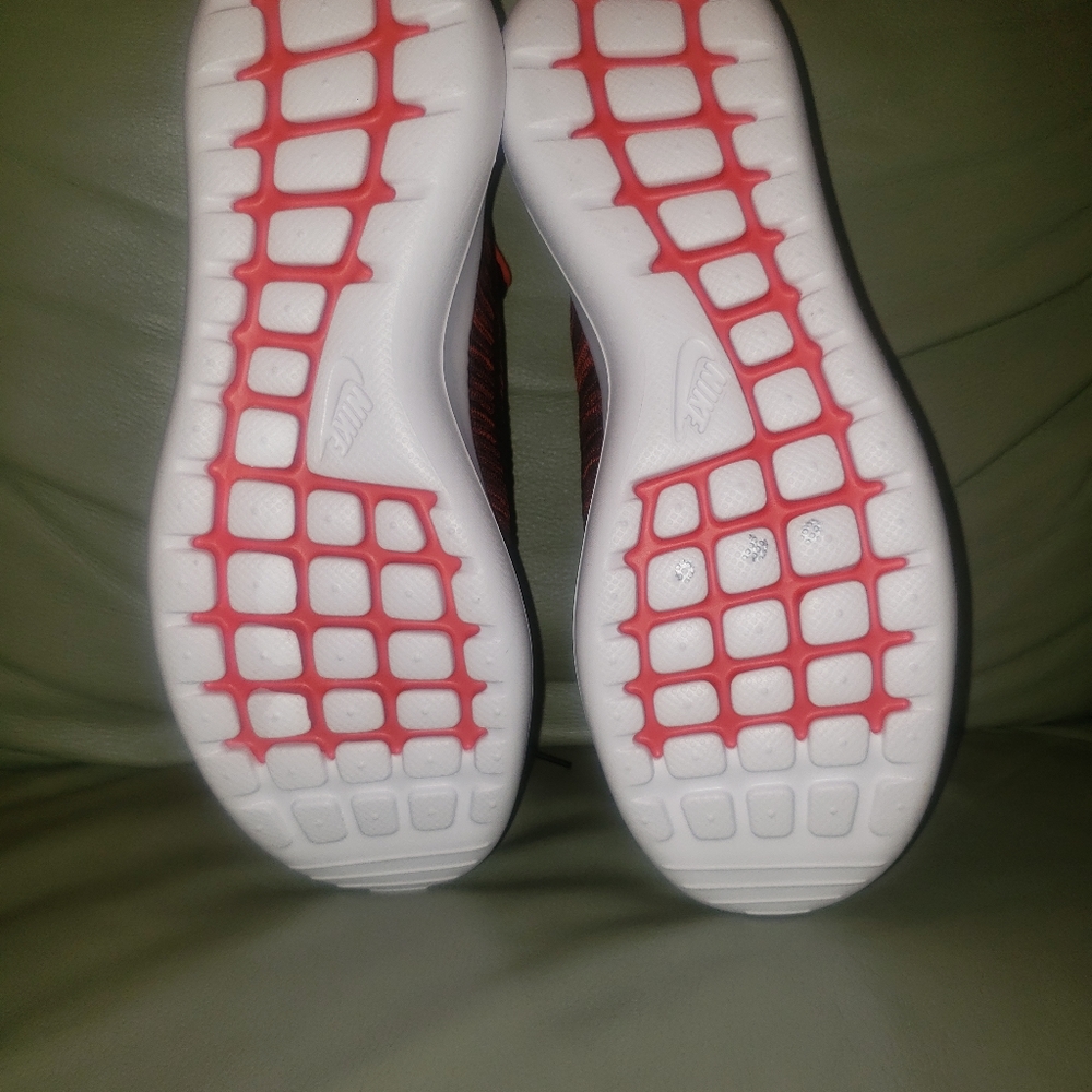 Nike - Picture 6 of 6